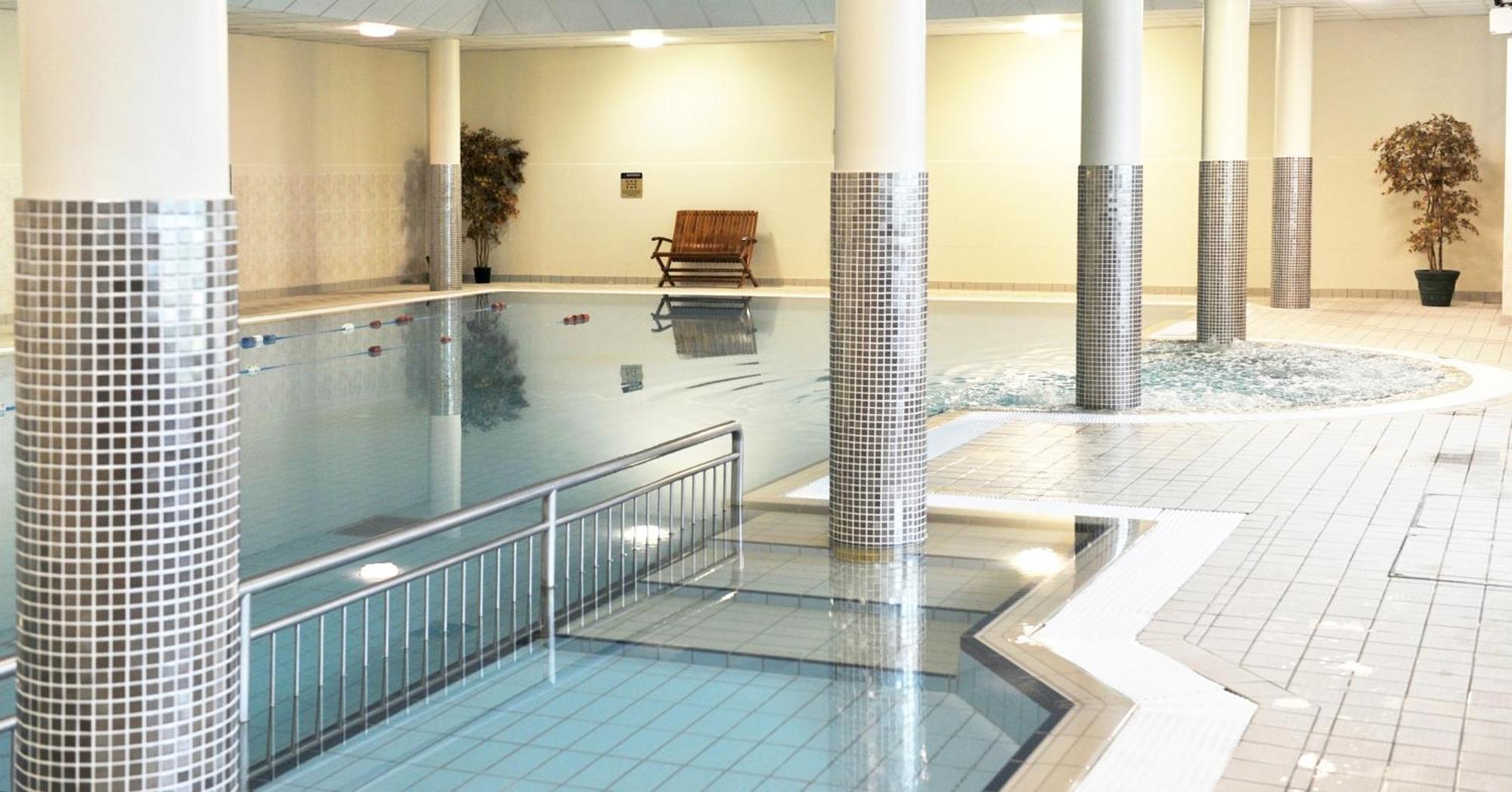 Bloomfield House Hotel, Leisure Club & Spa Мълингар Екстериор снимка